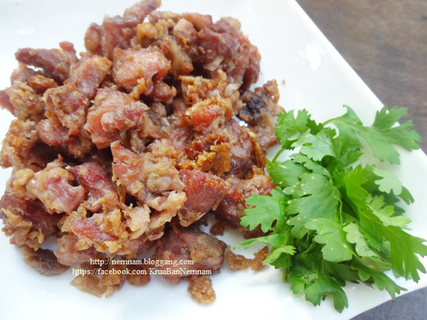 แหนมเอ็นข้อไก่ทอด