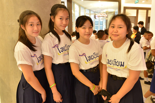 มล.ปนัดดา นำทัพผู้กำกับ-นักแสดง เปิดตัวหนังสั้น ค่านิยม 12 ประการ