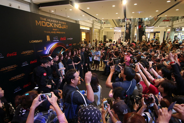 คิมเบอร์ลีย์ นำทีมเปิดตัวปราฏการณ์ภาพยนตร์แห่งปีรอบแรกเมืองไทย  The Hunger Games : Mockingjay Part 1 Thailand Premiere