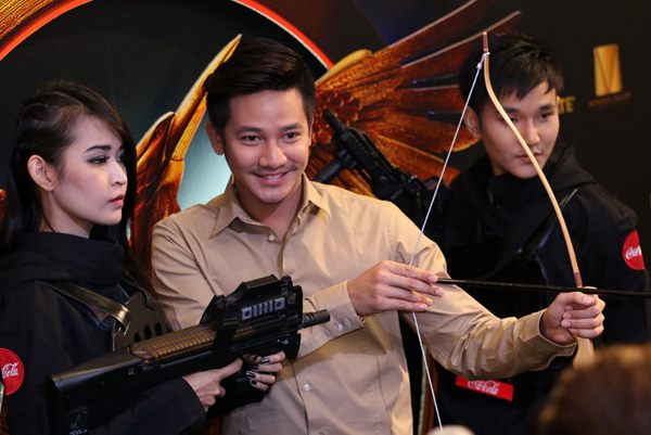 คิมเบอร์ลีย์ นำทีมเปิดตัวปราฏการณ์ภาพยนตร์แห่งปีรอบแรกเมืองไทย  The Hunger Games : Mockingjay Part 1 Thailand Premiere