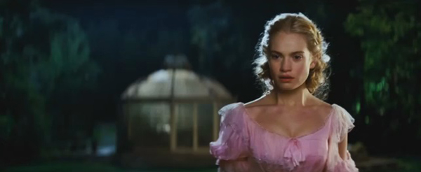 Cinderella เผยตัวอย่างเต็มสุดตระการตา พร้อมฉาย 12 มี.ค. 2015