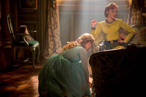 Cinderella เผยตัวอย่างเต็มสุดตระการตา พร้อมฉาย 12 มี.ค. 2015