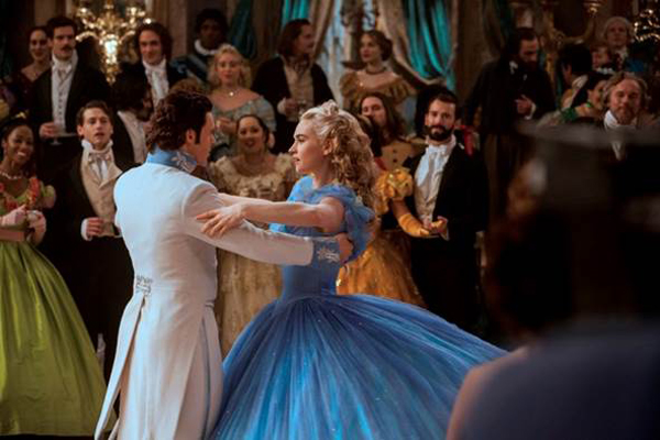 Cinderella เผยตัวอย่างเต็มสุดตระการตา พร้อมฉาย 12 มี.ค. 2015