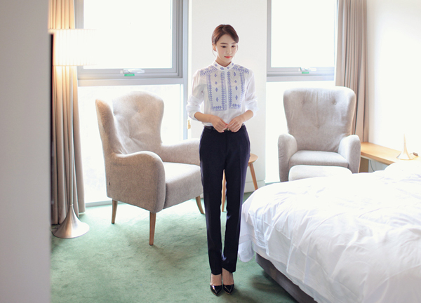 ชุดไปงานแต่งแบบกางเกง