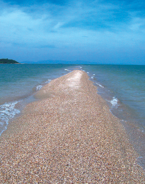 หาดหินเหล็ก