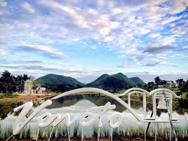 ตลาดน้ำสวนผึ้ง Veneto