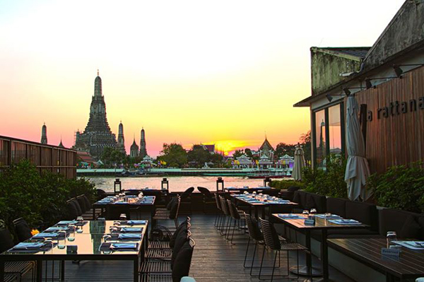 ร้านอาหารริมน้ำ