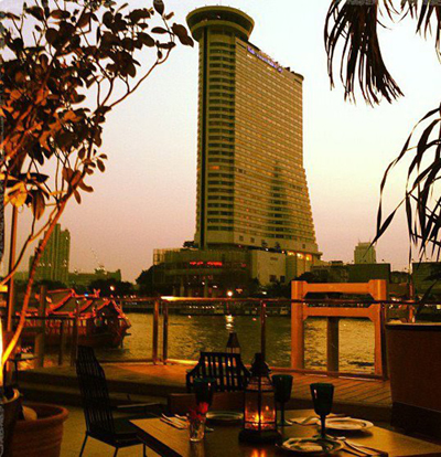 ร้านอาหารริมน้ำ