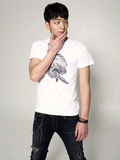 เสื้อยืดแฟชั่นเกาหลี