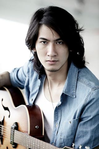 เผยโฉม 50 หนุ่มหล่อในฝันประจำปี 2012 จากนิตยสาร CLEO