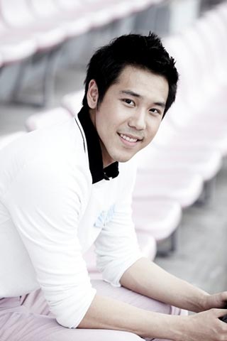 เผยโฉม 50 หนุ่มหล่อในฝันประจำปี 2012 จากนิตยสาร CLEO
