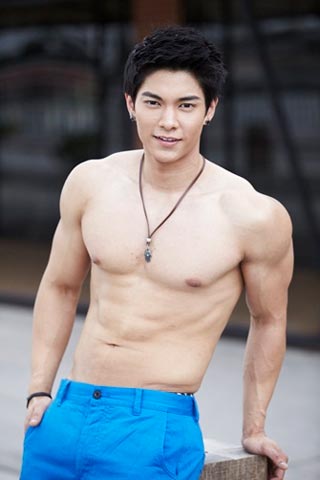 เผยโฉม 50 หนุ่มหล่อในฝันประจำปี 2012 จากนิตยสาร CLEO