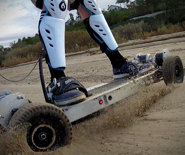 Gnarboards สเก็ตบอร์ดไฟฟ้าตัวแรง แซงทุกทางโค้ง