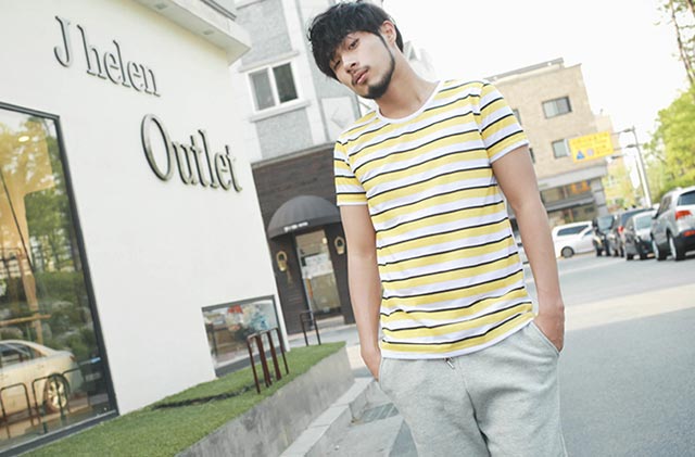เสื้อยืดลายขวาง