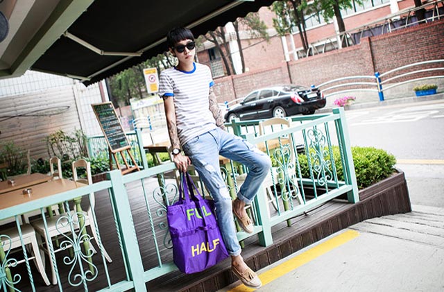 เสื้อยืดลายขวาง