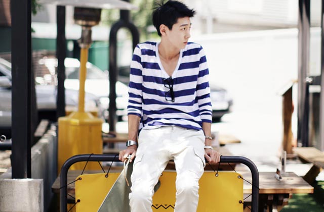 เสื้อยืดลายขวาง