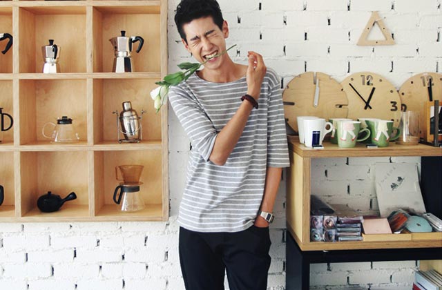 เสื้อยืดลายขวาง