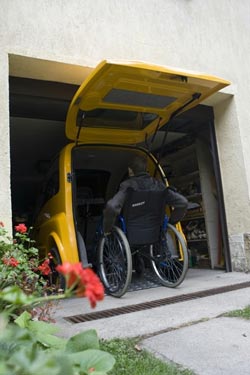 Kenguru รถยนต์สุดเก๋ เพื่อคนพิการที่ต้องนั่งรถเข็นโดยเฉพาะ