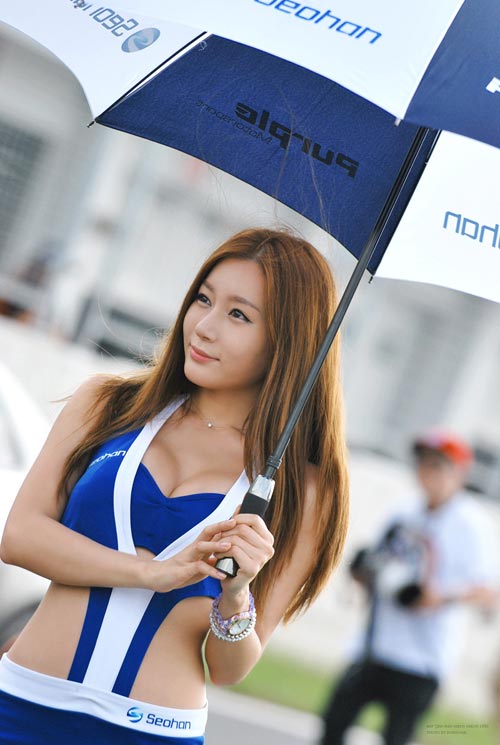 พริตตี้สาวเกาหลีจากงาน Seoul Auto Salon 2012