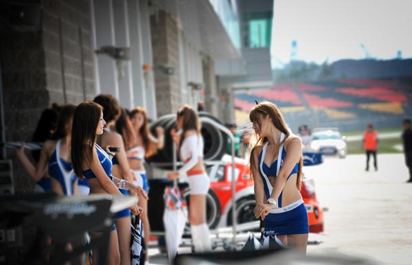 พริตตี้สาวเกาหลีจากงาน Seoul Auto Salon 2012