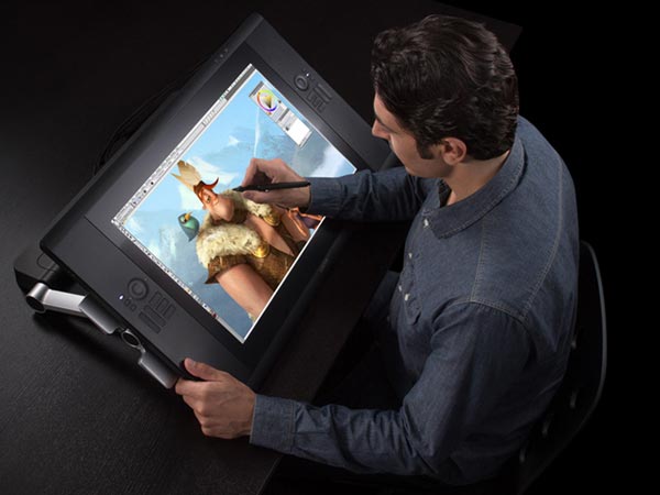 CINTIQ 24HD TOUCH แท็บเล็ตในฝันสำหรับนักออกแบบ