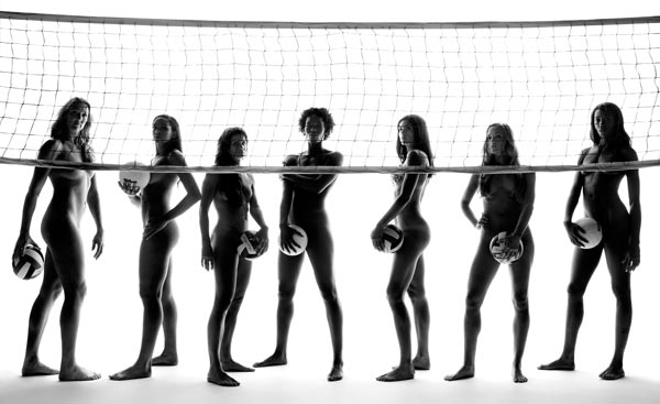 นักวอลเลย์บอลสาวมะกัน สลัดผ้าถ่ายนู้ด 