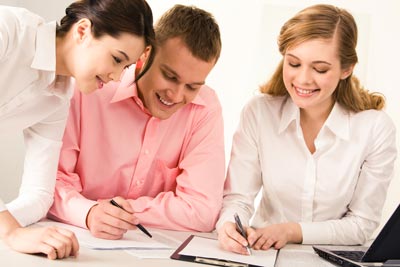 เทคนิคง่าย ๆ ให้คนรอบข้าง รู้สึกไว้เนื้อเชื่อใจคุณ