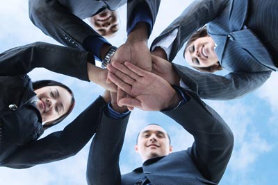 เทคนิคง่าย ๆ ให้คนรอบข้าง รู้สึกไว้เนื้อเชื่อใจคุณ