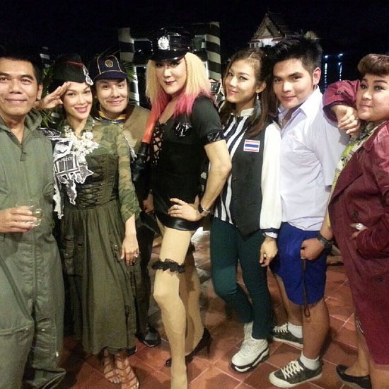 ฮาน่า ทัศนาวลัย เลี้ยงวันเกิดสุดหรรษาในธีมอาร์มี่ฮาน่า ทัศนาวลัย เลี้ยงวันเกิดสุดหรรษาในธีมอาร์มี่