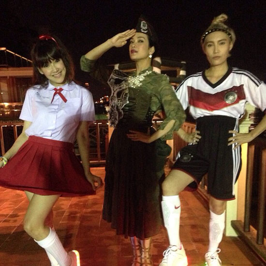 ฮาน่า ทัศนาวลัย เลี้ยงวันเกิดสุดหรรษาในธีมอาร์มี่ฮาน่า ทัศนาวลัย เลี้ยงวันเกิดสุดหรรษาในธีมอาร์มี่ 