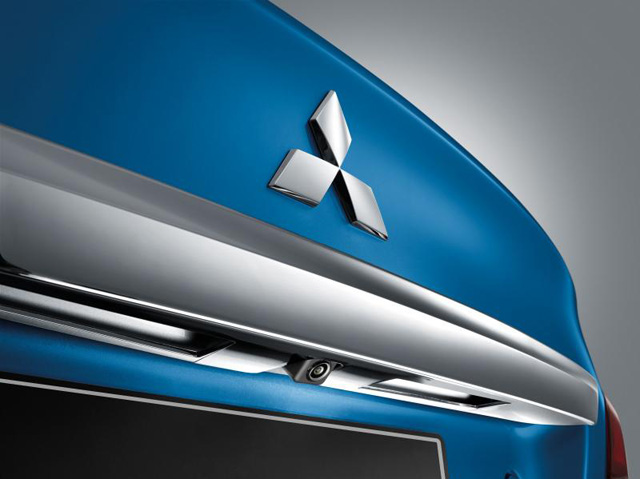  Mitsubishi Attrage
