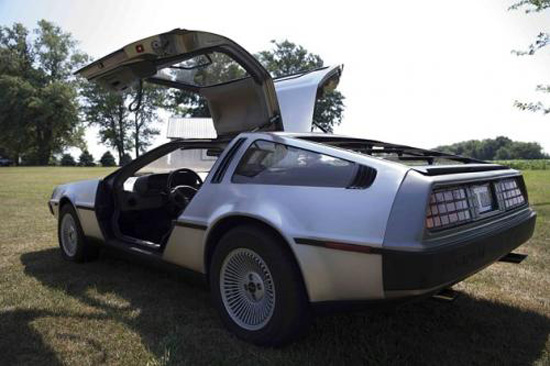 DeLorean DMC-12