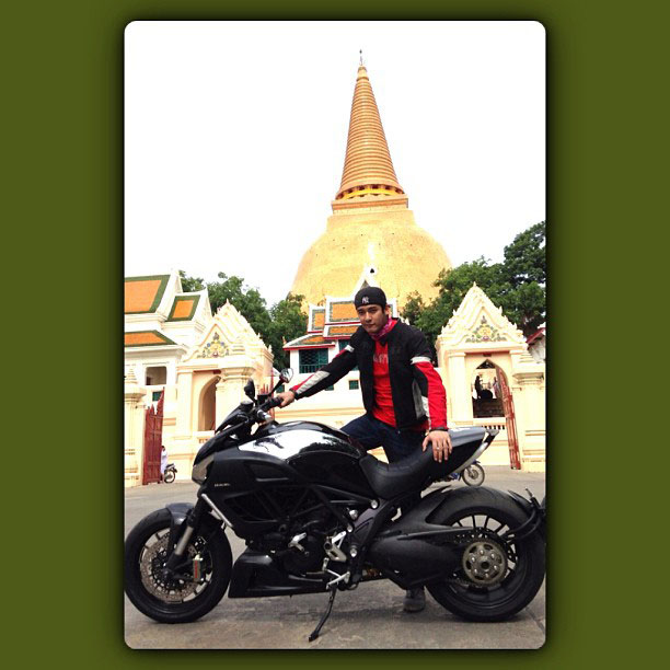 วี วีรภาพ