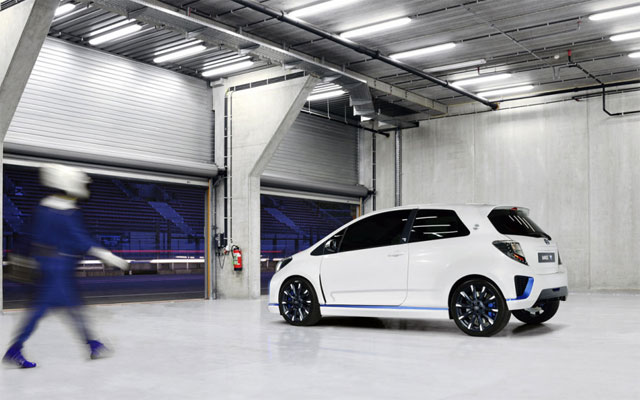 Toyota Yaris Hybrid R