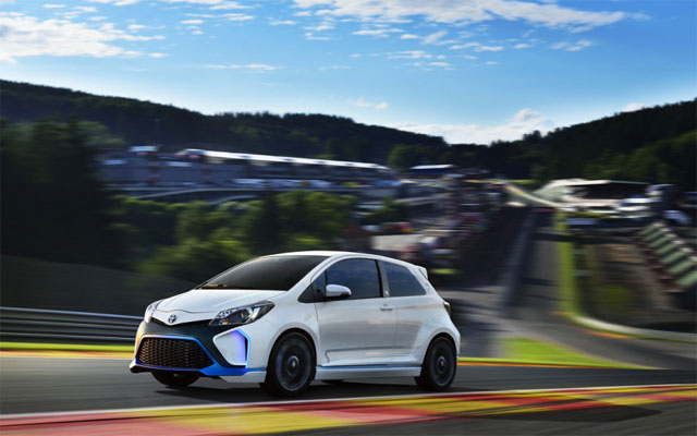 Toyota Yaris Hybrid R