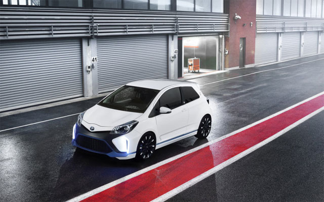 Toyota Yaris Hybrid R