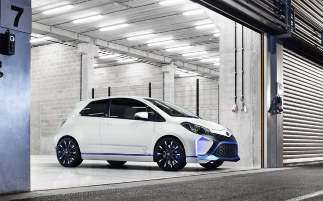 Toyota Yaris Hybrid R