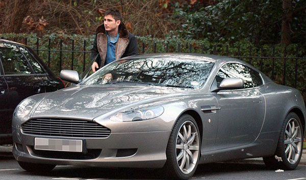 ASTON MARTIN DB9