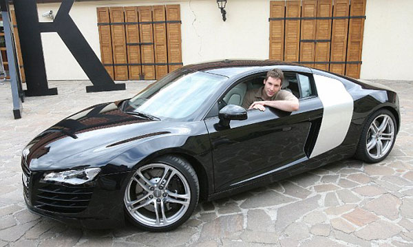 AUDI R8