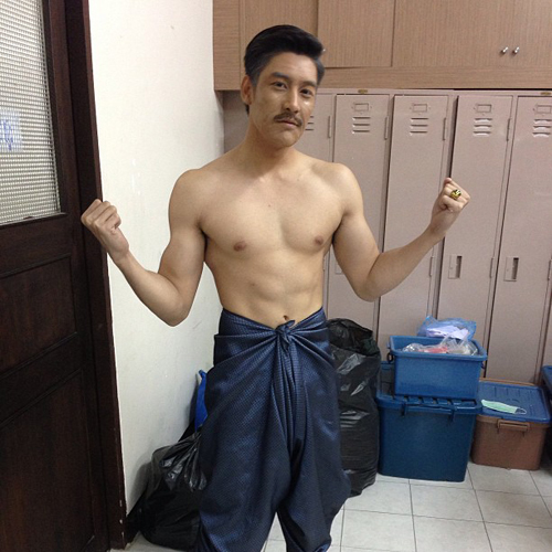 เคน ภูภูมิ โชว์ซิกแพค