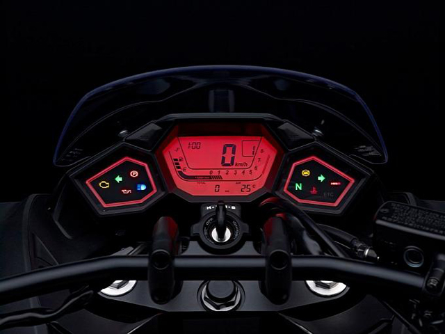 Honda NM4 Vultus
