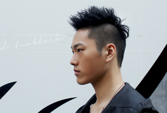 ทรงผมชายเปิดข้าง