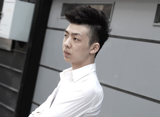 ทรงผมชายเปิดข้าง