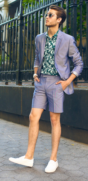 เสื้อสูทกับกางเกงขาสั้น