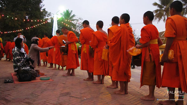 เที่ยวหลวงพระบาง งบ 5000 บาท