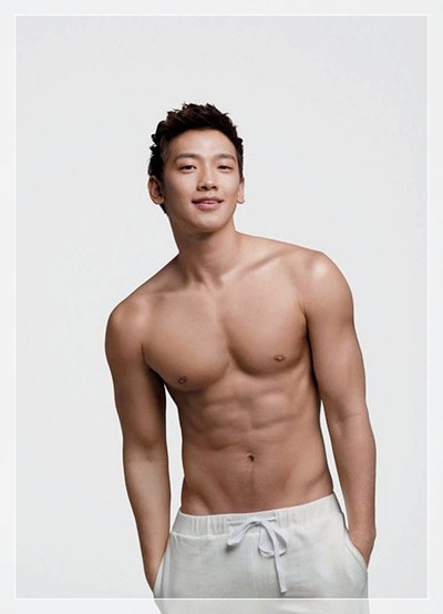 หนุ่มเอเชียรูปหล่อ