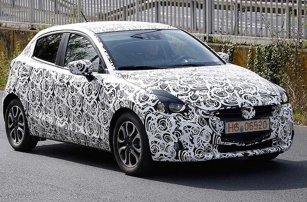 Mazda 2 2015