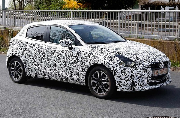 Mazda 2 2015