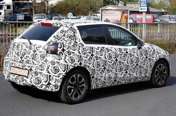 Mazda 2 2015