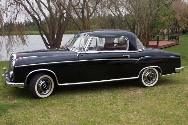 Mercedes Benz 220S